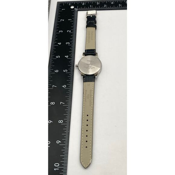 Timex Mens Indiglo Watch 35mm New Battery New Italian Leather Band WR 50M Date - Picture 11 of 12